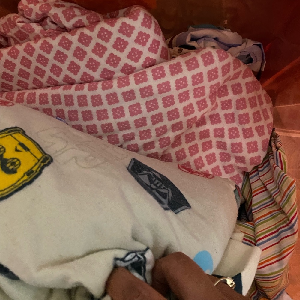 Girls and boys bedding for a twin size bed sets and separates in great condition